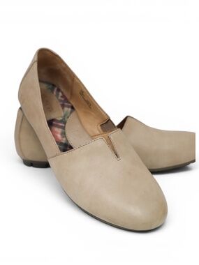 BORN Sebra Smoking Ballet Flats Size 11 M Tan Leather Slip On Shoes Loafers
